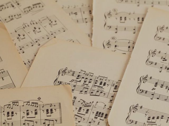 Kinder beim gemeinsamen Musizieren im JeKits-Programm